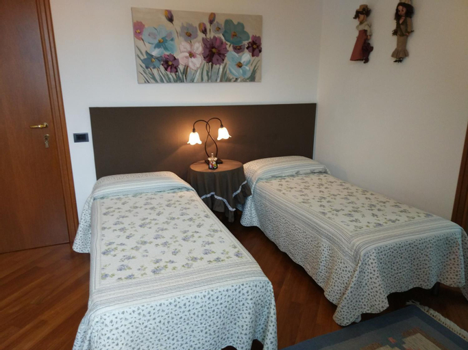Bedroom 4, Marinella B, Pavia