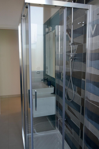 Bathroom 5, Stellaris, Reggio Di Calabria