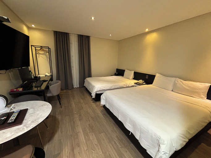 Bedroom 3, Cheonan K Hotel, Cheonan