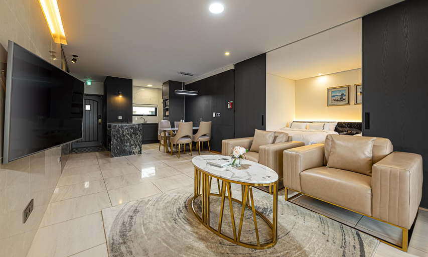 Others 5, Naro Ocean Hills, Goheung