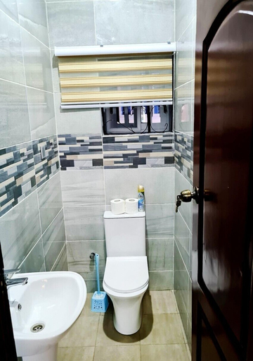 Bathroom 2, Modern Comfy & Quiet  Close to Highway, Ga East