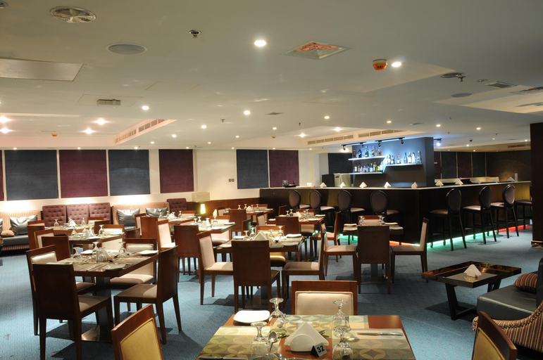 Food & Drinks 4, Holiday Bahrain Hotel, Manama