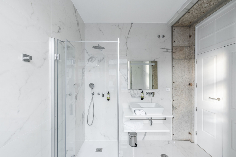 Bathroom 4, Avenida Viana Boutique Suites, Viana do Castelo