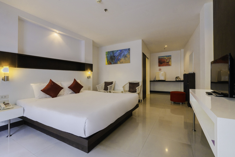 Bedroom 3, Baron Beach Hotel, Pattaya