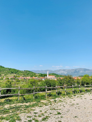 Others 4, Samson and the Lilo, Vipava