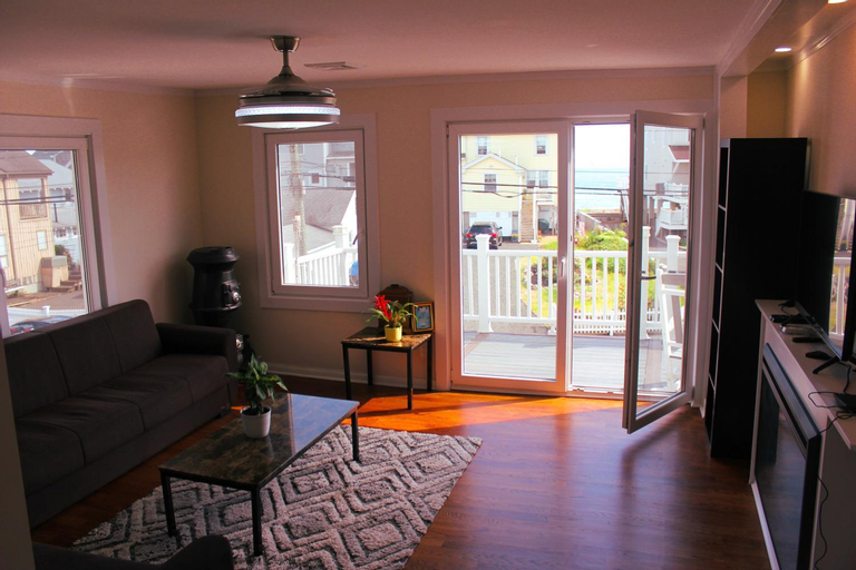 Bedroom 2, Cozy East Haven Apartment - Walk to Beach!, New Haven