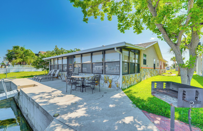 Exterior & Views 2, Waterfront Hernando Beach Home w/ Dock & Hot Tub!, Hernando
