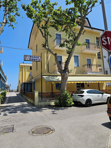 Exterior & Views 1, Paper moon, Rimini