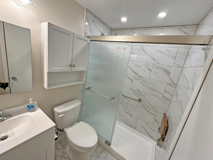 Bathroom 2, Beachwalk II 12 4 Bedroom Condo by RedAwning, Worcester