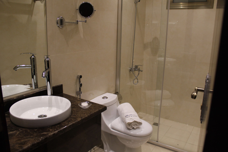 Bathroom, Pestana Hotel & Suites 3, Riyadh