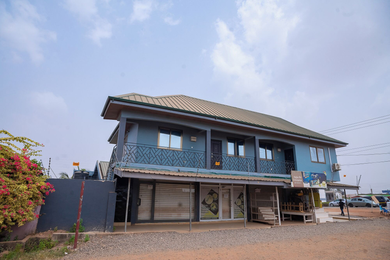 Exterior & Views 2, Cute & Comfy Condo Close to Highway, Tema