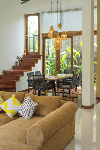 Others 5, Villa Duna, Badung