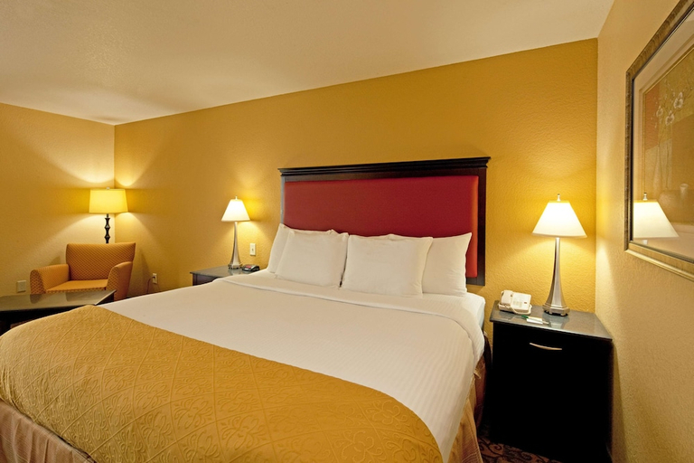 Bedroom 2, Stay Express Inn & Suites - Mobile, AL, Mobile
