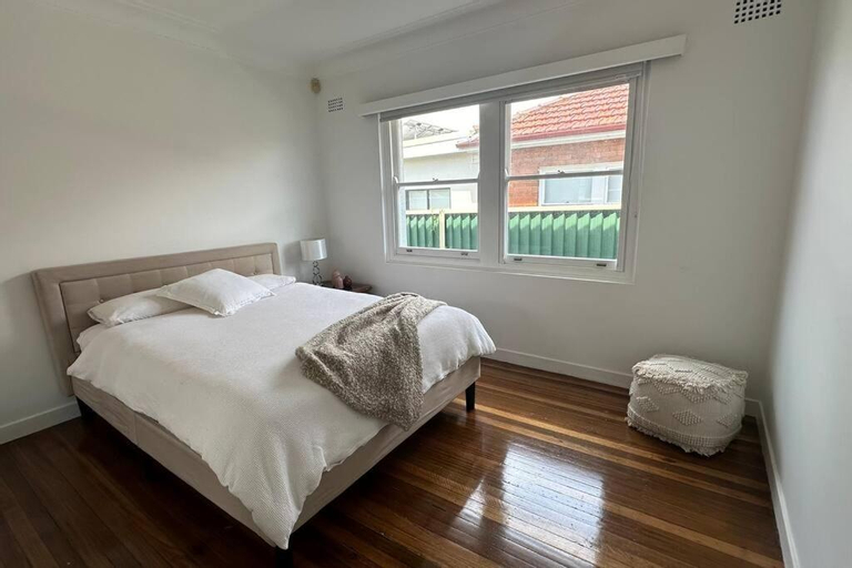 Bedroom 4, Delightful Home with Amazing city views!, Sydney