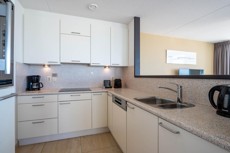 Kitchen 3, Strandappartementen De Gulden Stroom, Vlissingen