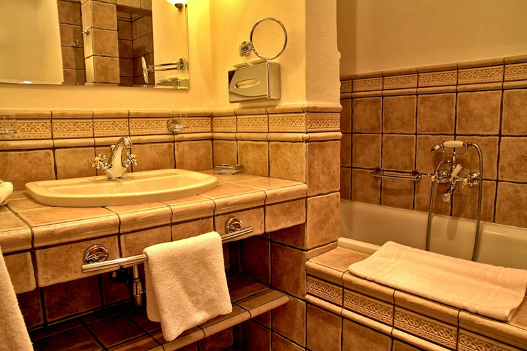 Bathroom 5, Hotel Ruze, Český Krumlov