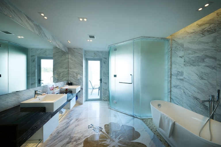 Bathroom 5, Lexis Hibiscus Port Dickson, Port Dickson