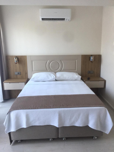 Bedroom 3, Ates Otel, Ula