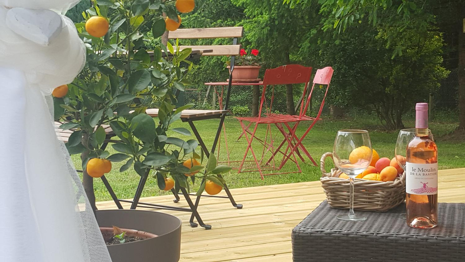 Others 3, Clos des Morillons, Charente-Maritime