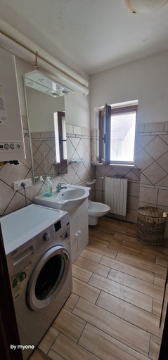 Bathroom 5, La baita di Serena, L'Aquila