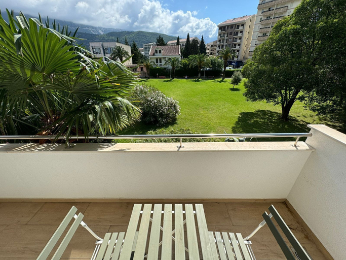 Others 4, Central apartments Surina