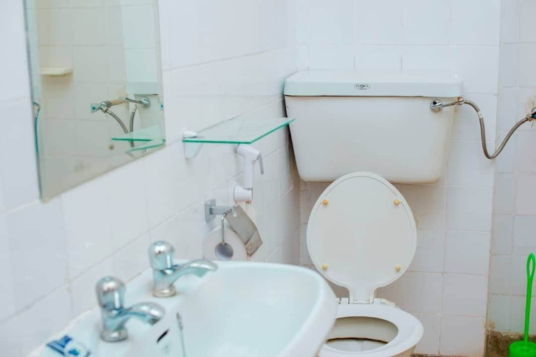Bathroom, Kilimanjaro Crane Hotel, Moshi Urban