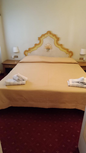 Bedroom 3, Posta R.T.A., Trento