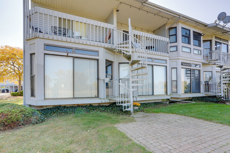 Exterior & Views 2, Pet-Friendly Oak Harbor Condo: Walk to Lake!, Ottawa