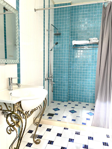 Bathroom 2, Blue ocean hill, Pingtung