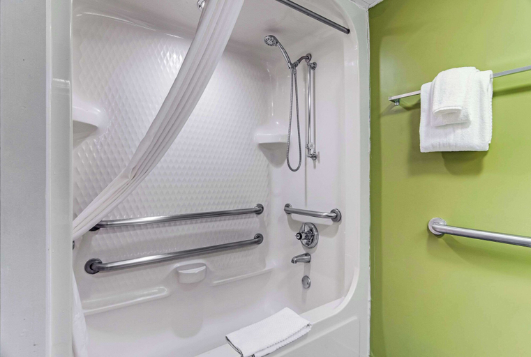 Bathroom 4, Sleep Inn near I-80 and I-94, Cook