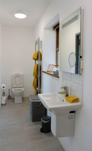 Bathroom 4, Makem's Self Catering Cottage, Causeway Coast and Glens