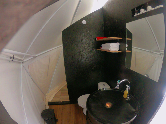 Bathroom 4, Glamping Villa Transito, Tibirita