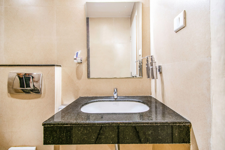 Bathroom, Fabhotel Prime Royal Castle, Coimbatore