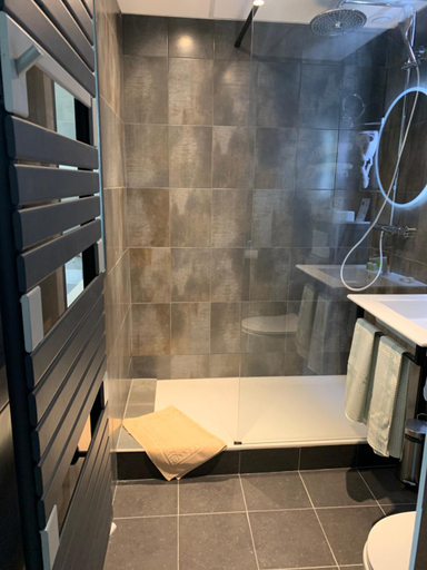 Bathroom 3, Picardy Hotel - Gare du Nord, Paris