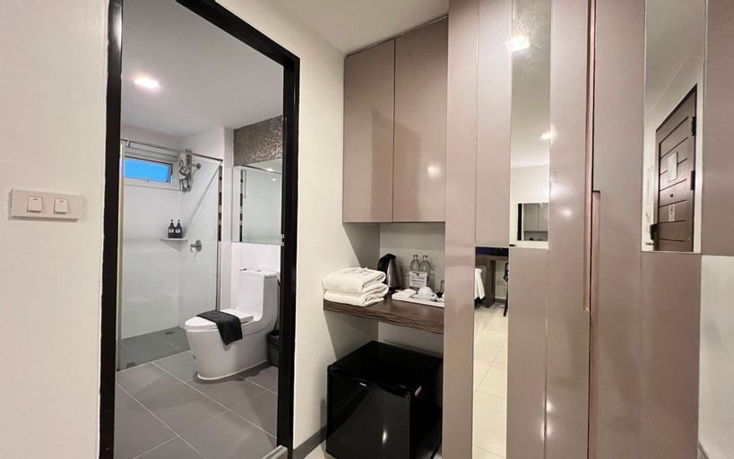 Bathroom 4