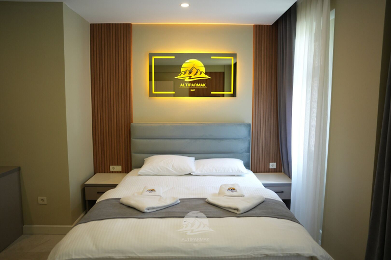 Bedroom 2, Ayder Altiparmak  Suit, Ardeşen