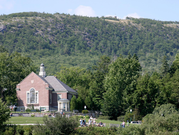 Exterior & Views