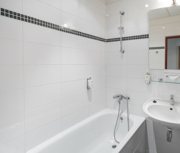 Bathroom 3, Three Crowns Hotel, Praha 8