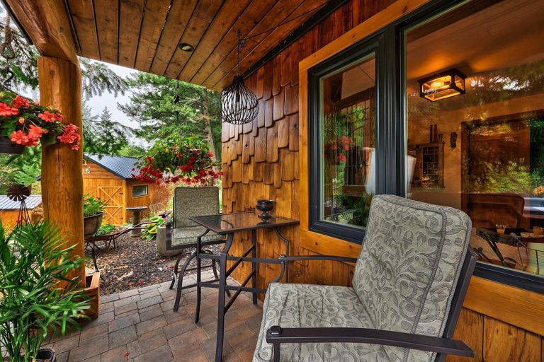 Others 2, A Suite Retreat - Beyond Bed & Breakfast, Thompson-Nicola