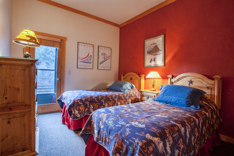 Bedroom 2, Kutuk Condominiums, Routt