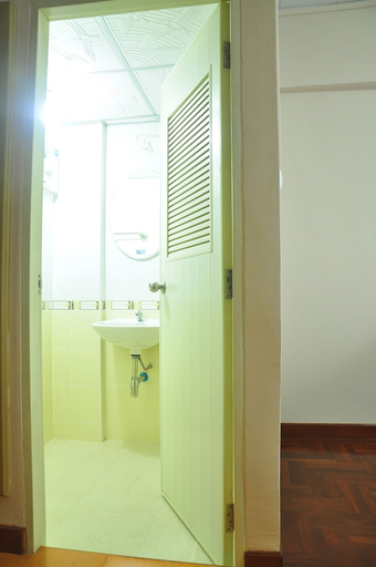 Bathroom 4, GreenHouse, Bang Kapi