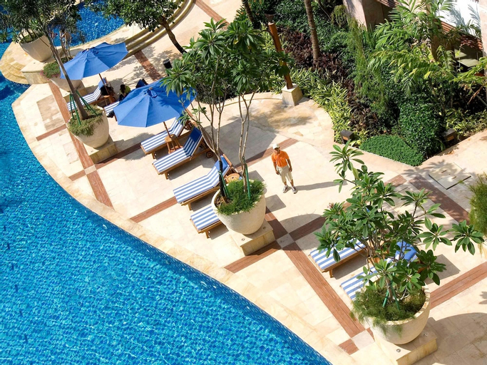 Novotel Jakarta Mangga Dua Square Hotel - Tap to explore photos