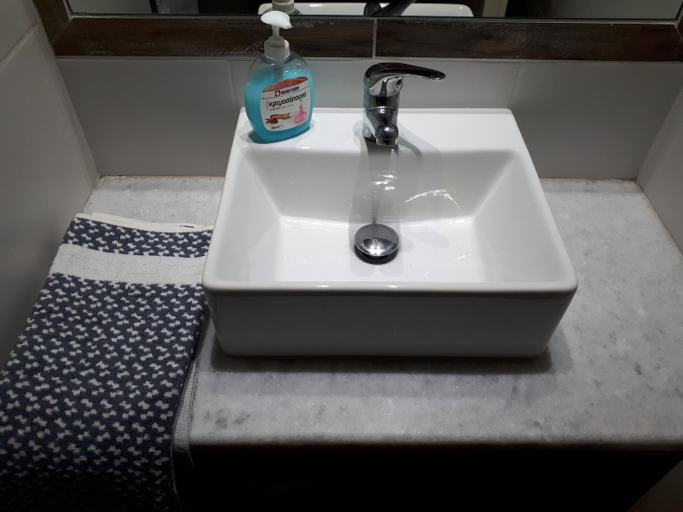 Bathroom 3, Margarita Studios, South Aegean