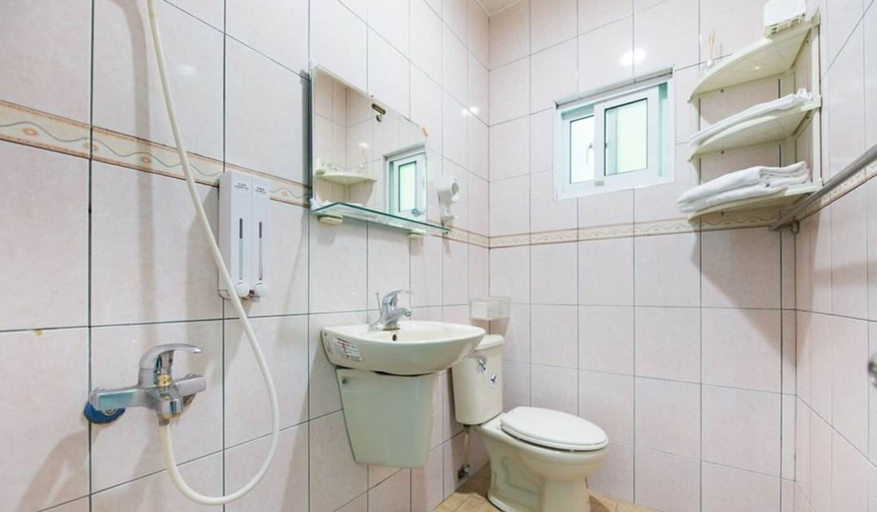 Bathroom 4, Siazhiyu B&B, Pingtung
