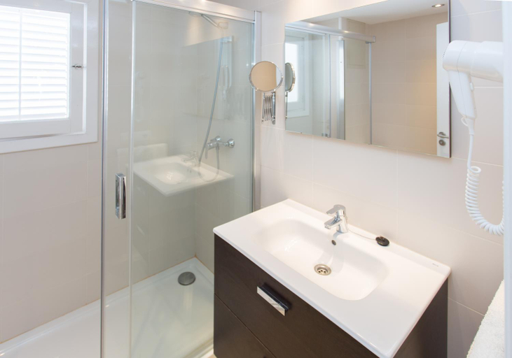 Bathroom 5, Apartamentos Sofia, Baleares