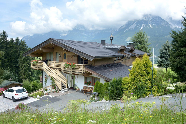 Others 2, Chalet Grizzly, Kufstein