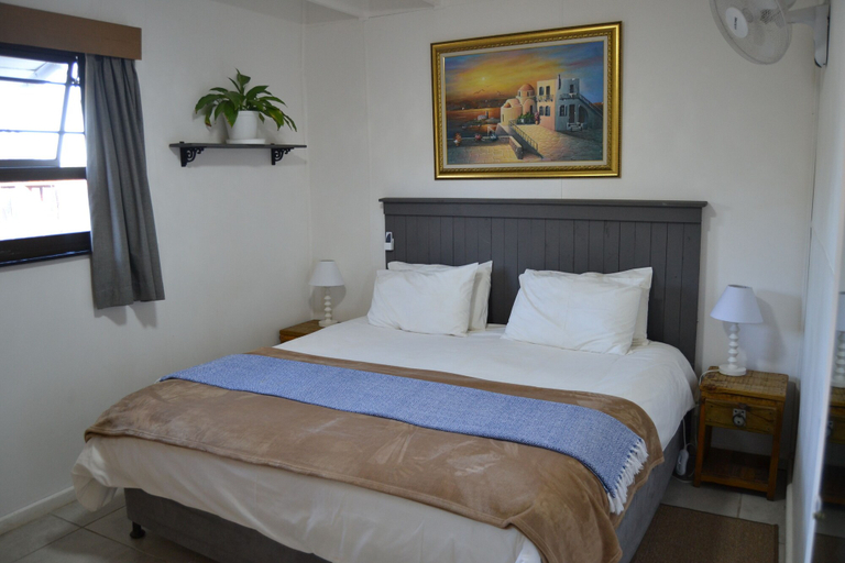 Bedroom 2, Arch Cabins Self Catering, Cacadu