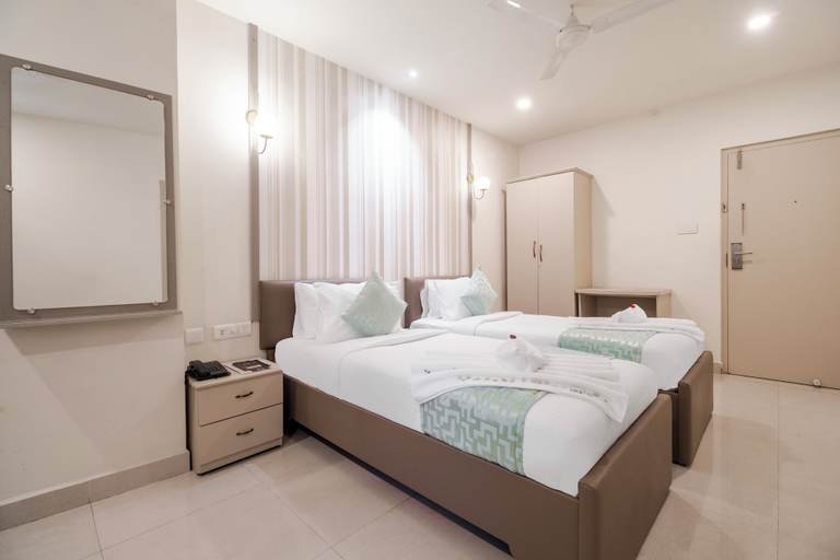 Bedroom 3, Hotel Seasons inn, Nellore