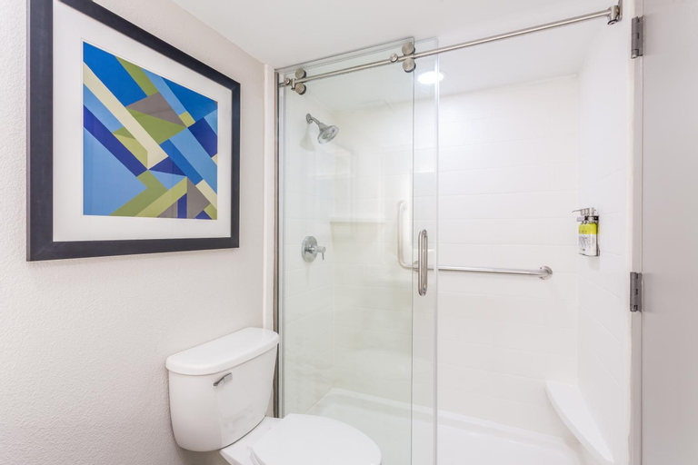 Bathroom 18