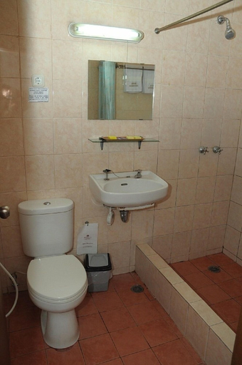 Bathroom, Kenangan Hotel, Bandung